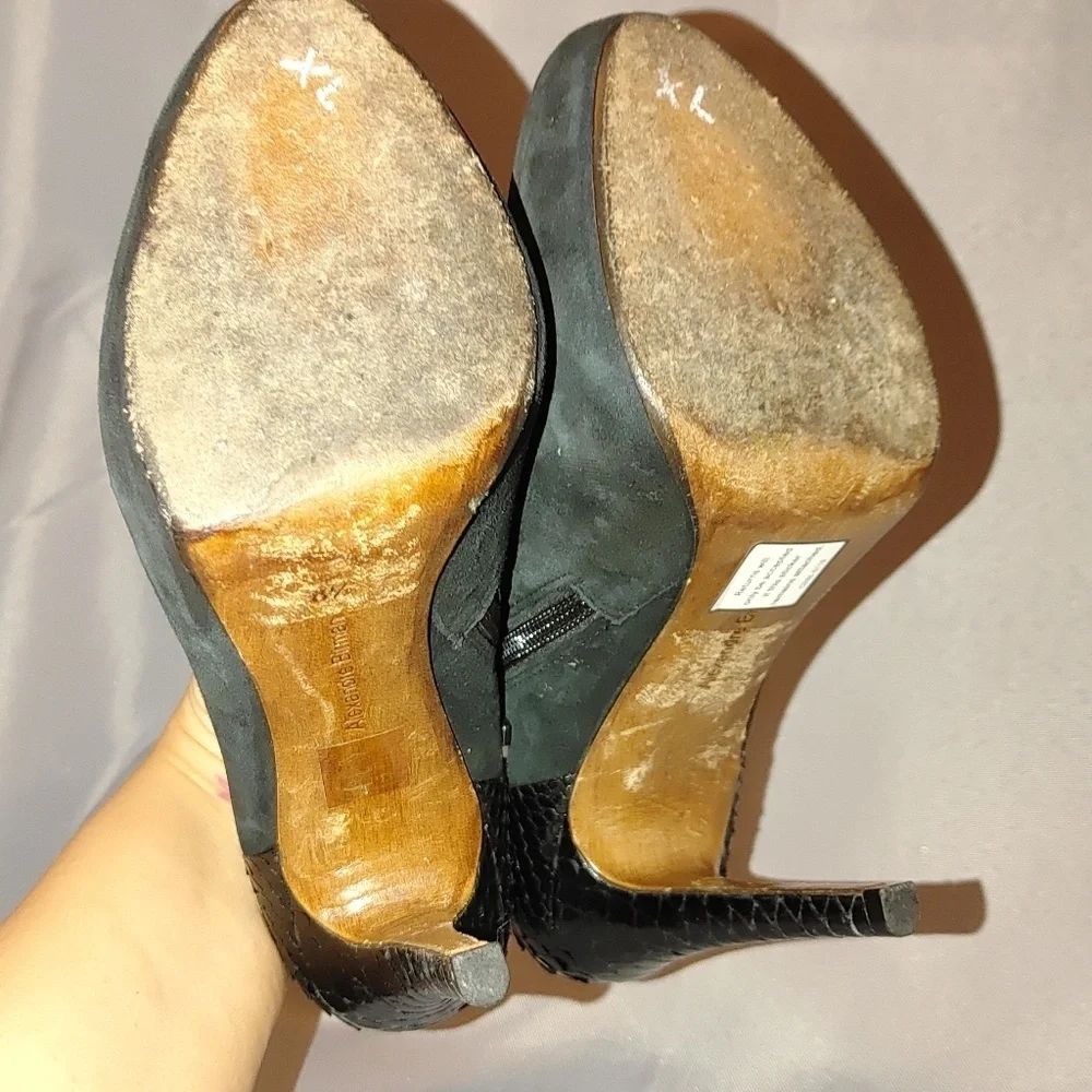 Alexandre Birman Black Suede Croc Embossed Ankle Bootie Platform Heels‎ 8.5